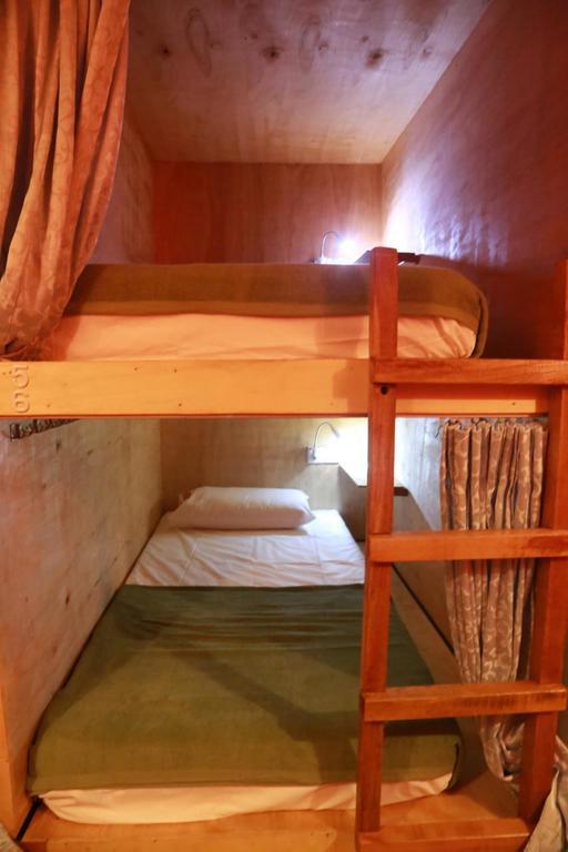 Gibbon Guesthouse Kuching Ngoại thất bức ảnh