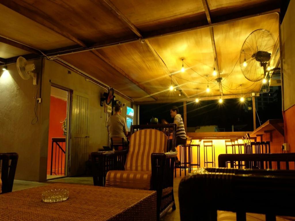 Gibbon Guesthouse Kuching Ngoại thất bức ảnh