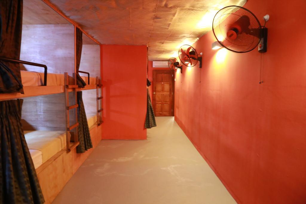 Gibbon Guesthouse Kuching Phòng bức ảnh