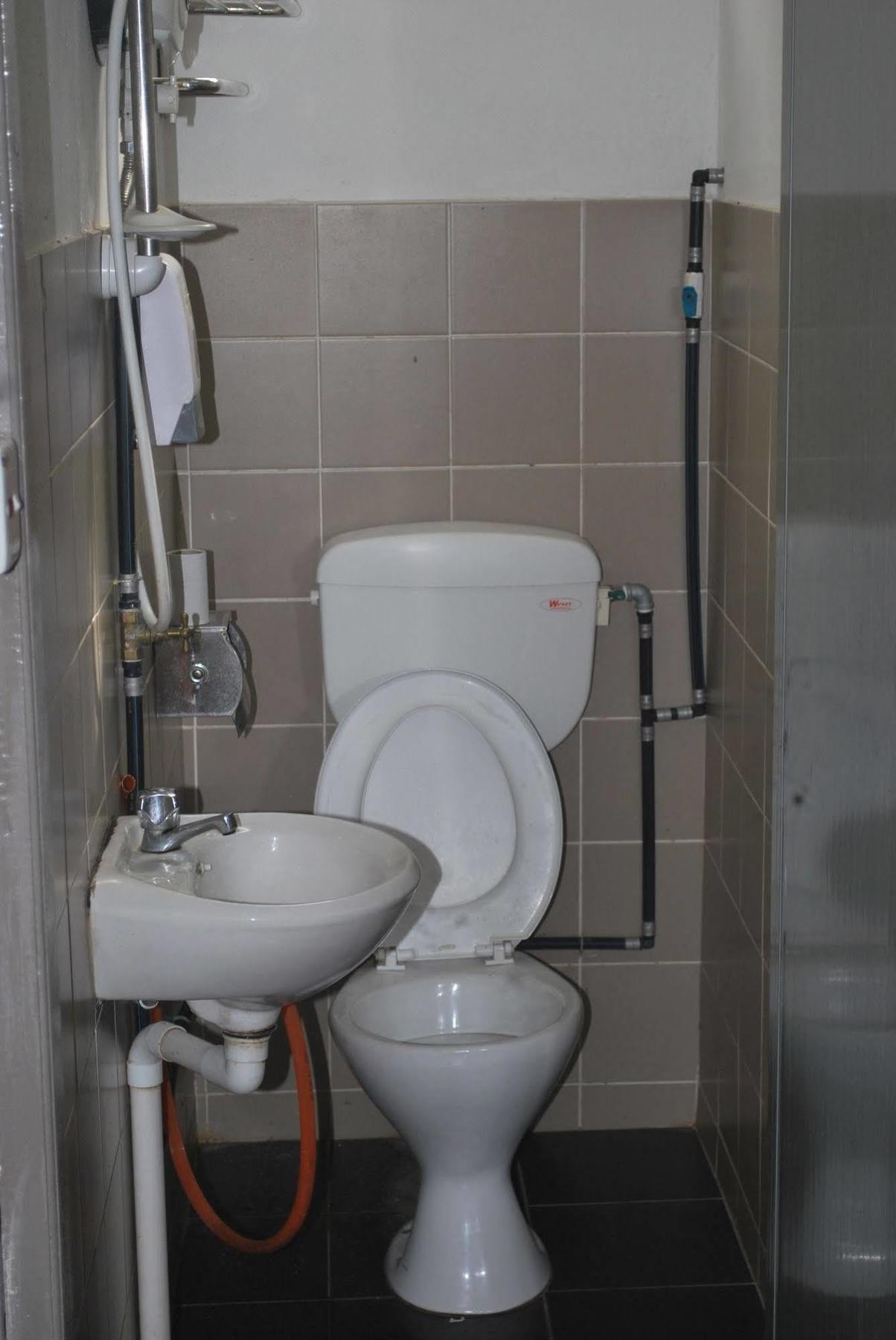 Gibbon Guesthouse Kuching Ngoại thất bức ảnh