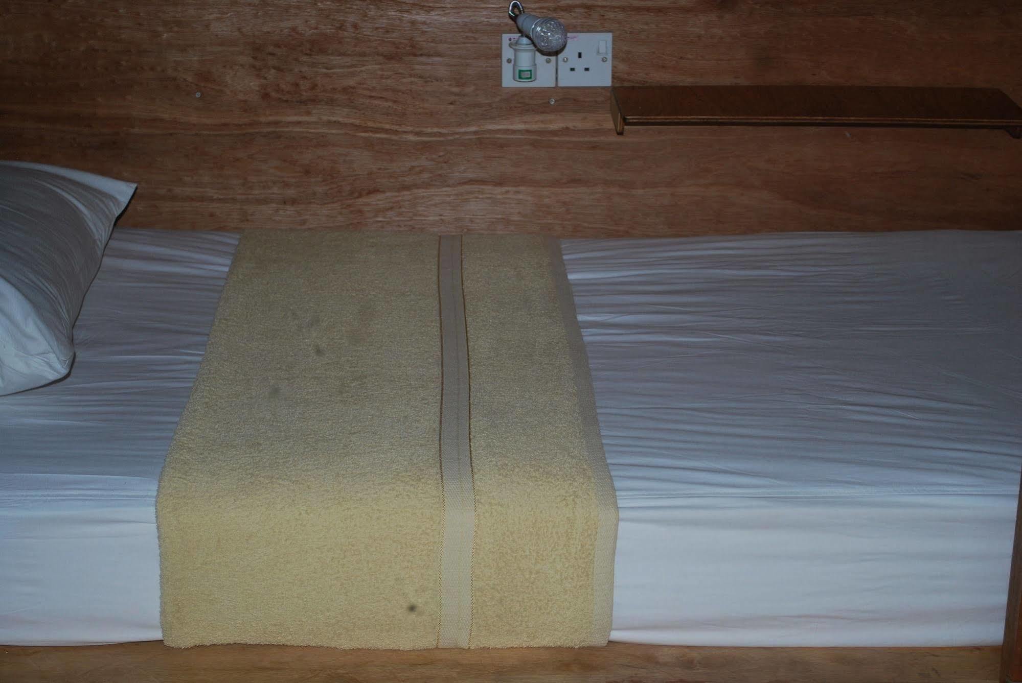 Gibbon Guesthouse Kuching Ngoại thất bức ảnh